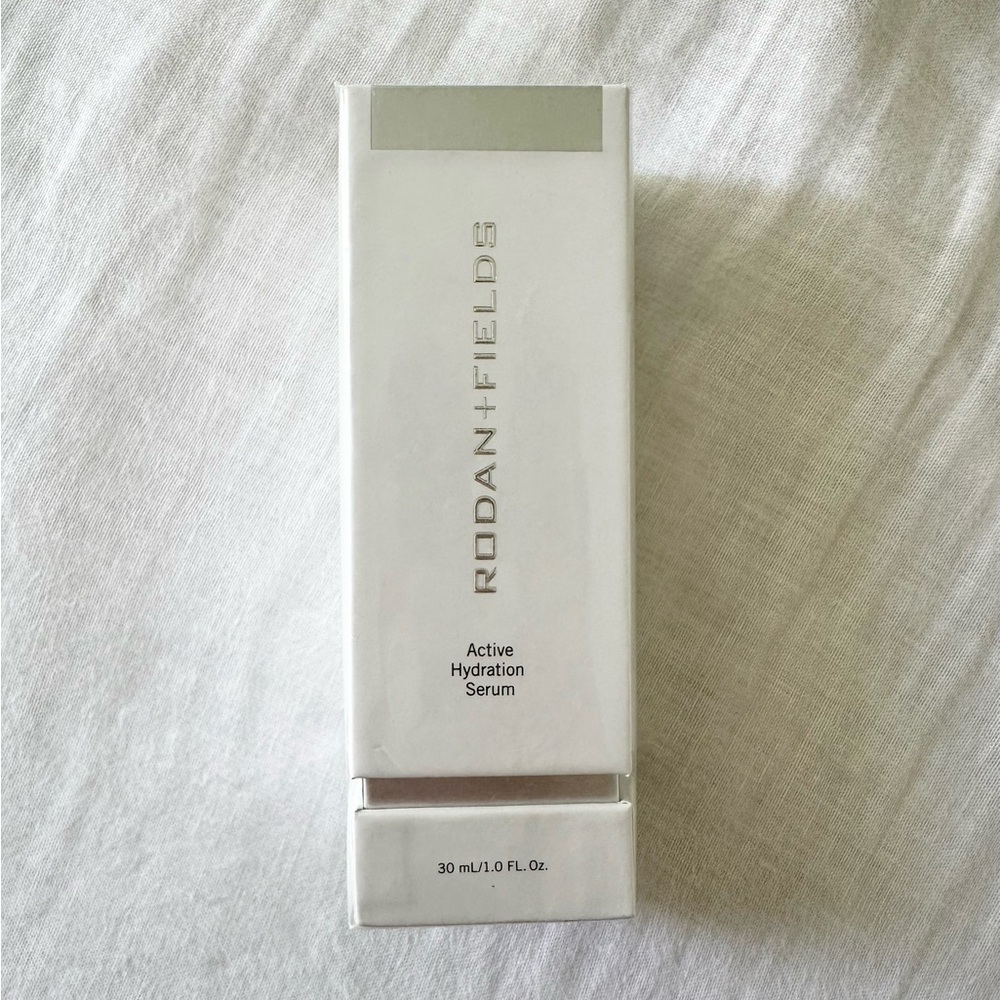 Rodan + Fields Hydration Serum in White and Silver